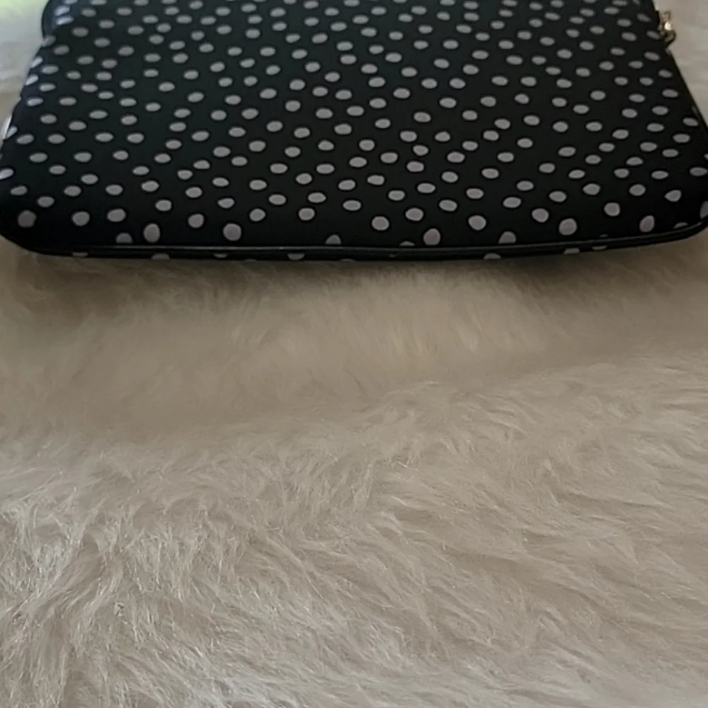 KATE SPADE Black White Polka-Dot Padded Neoprene Zip Boho Tablet Electronic Case